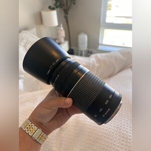 Canon EF 75-300mm F/4-5.6 Zoom Lens